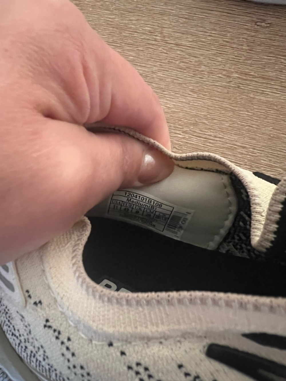 Brooks Cream and Beige Running Sneakers - Picture 4 of 6